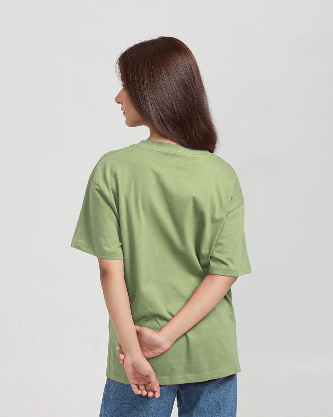 Light Green Plain V-Neck Oversize T-Shirt ā oversized short-sleeve top with plain design, worn by model