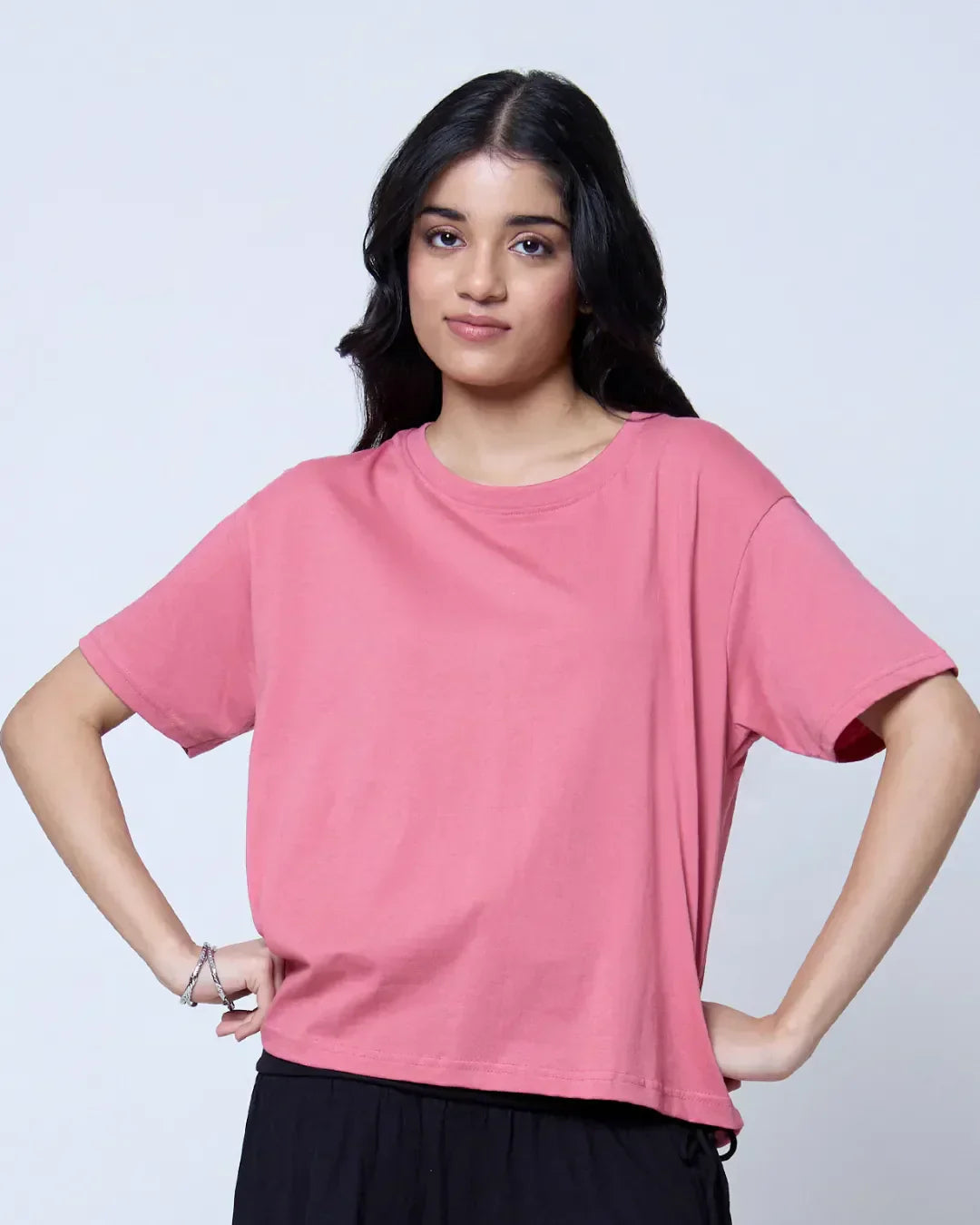 Onion Plain Boxy Oversize T-Shirt - pink, 100% pure fabric, boxy oversized fit worn by model