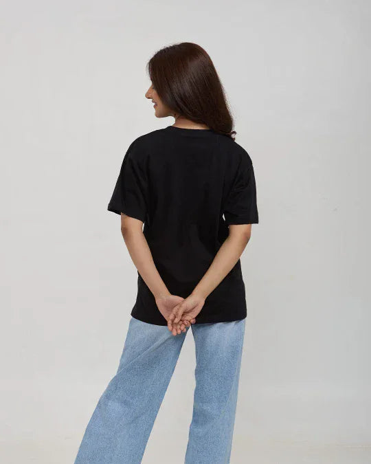 RB Black Plain Oversized T-Shirt ā black oversized basic tee with plain design, worn by model