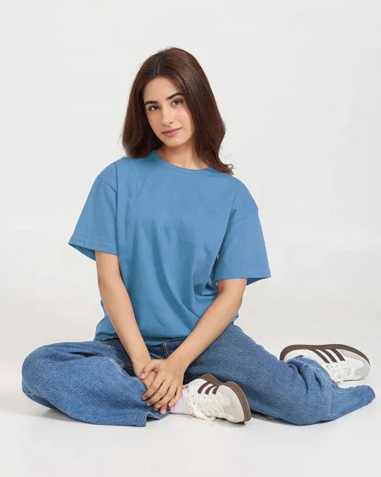 RB Dusky Blue Plain Oversized T-Shirt ā dusky blue, oversized basic tee in 100% pure fabric, worn by model