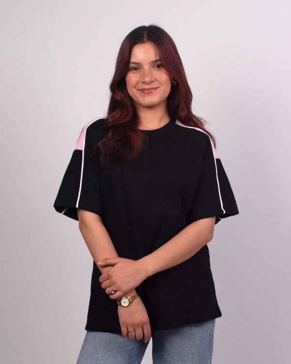 Black Downtown Plain Oversize T-Shirt – OS Raglan WS with pink sleeve panels and white piping, worn by model