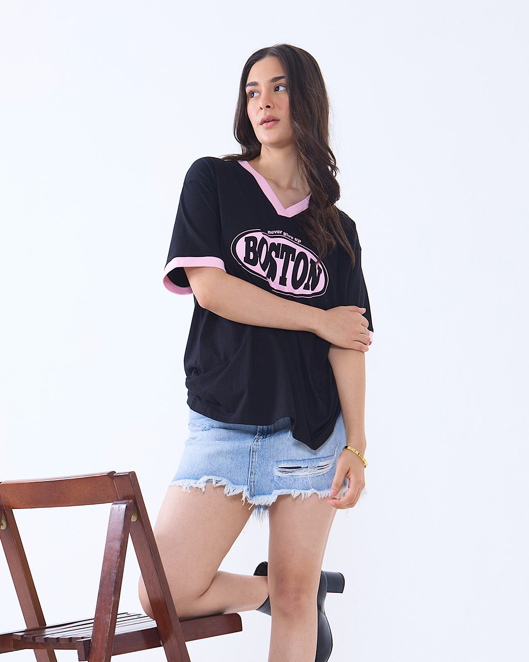 Boston Tap-Out V-Neck Oversize T-Shirt