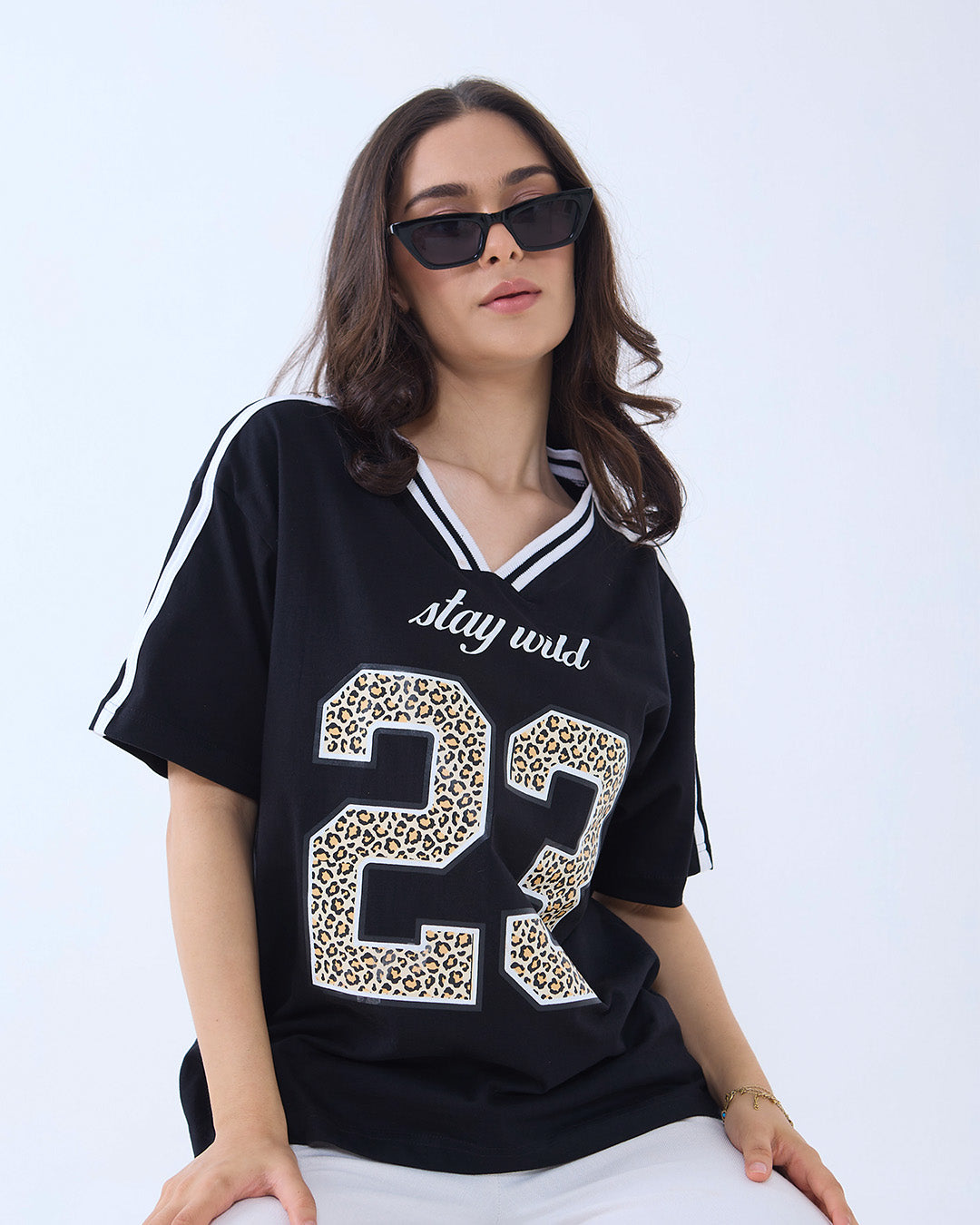 23 Stay Wild Jersey V-Neck Oversize T-Shirt