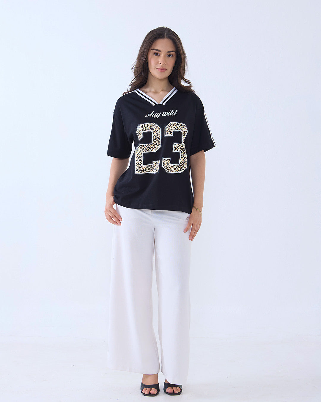 23 Stay Wild Jersey V-Neck Oversize T-Shirt