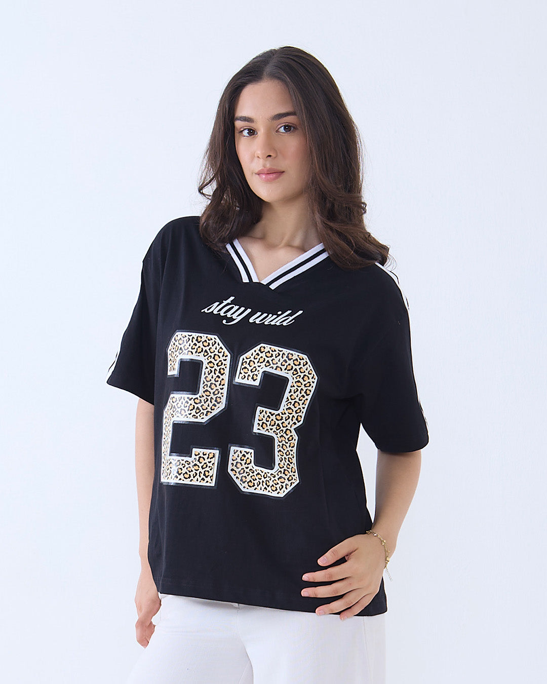 23 Stay Wild Jersey V-Neck Oversize T-Shirt