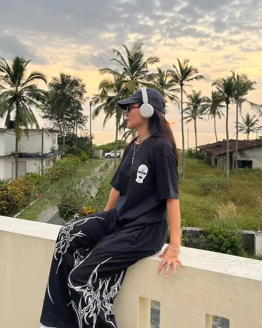 Arlo Black Gangster Oversized T-Shirt – black oversized tee with white skull graphic, worn by model