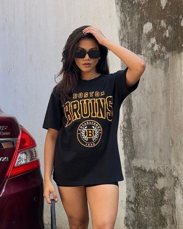Arlo Boston Bruins Oversized T-Shirt – black graphic tee with Bruins logo, worn by model