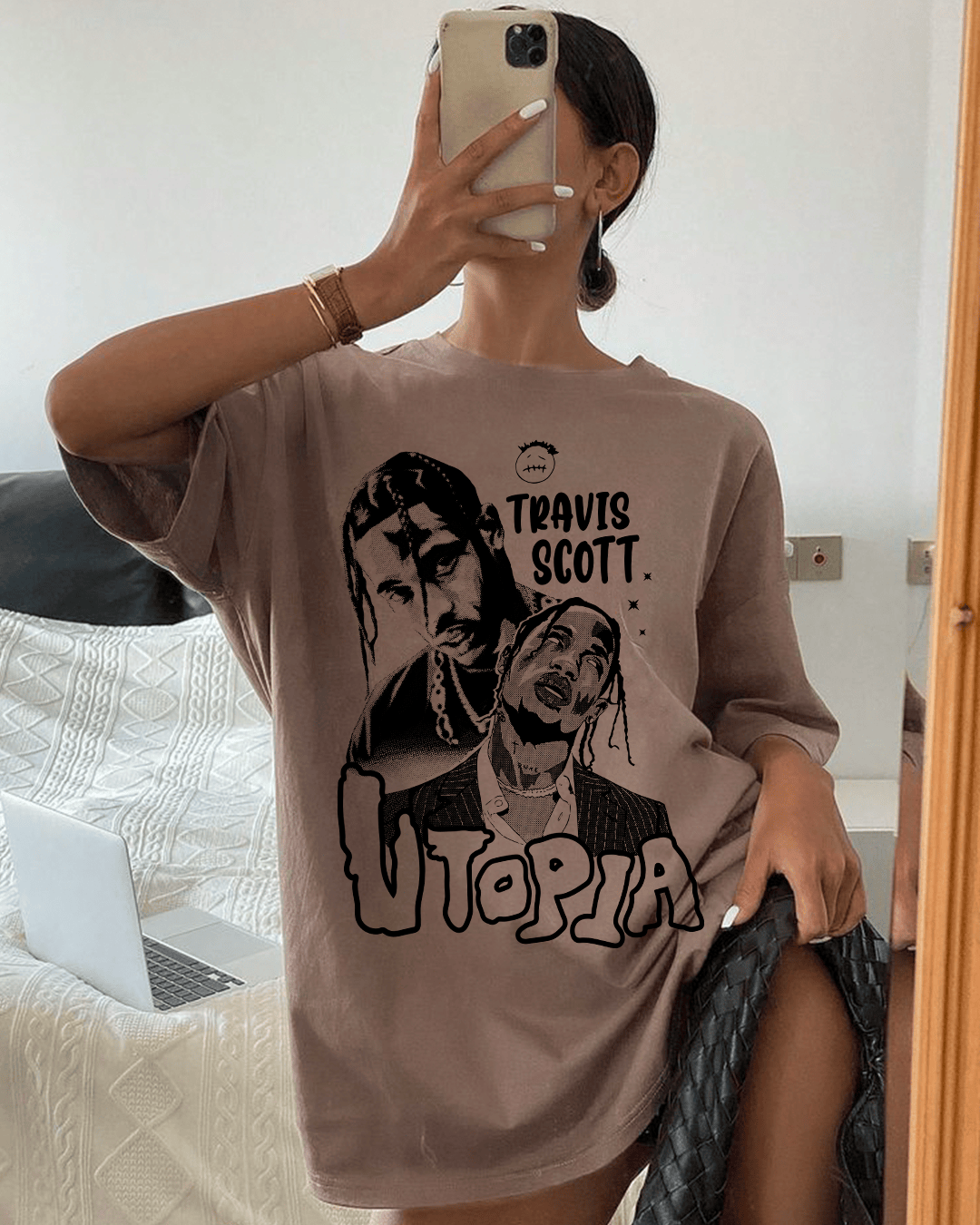Arlo Travis Scott Oversized T-Shirt – taupe 100% cotton graphic tee with a black two-figure illustration, worn by a person.