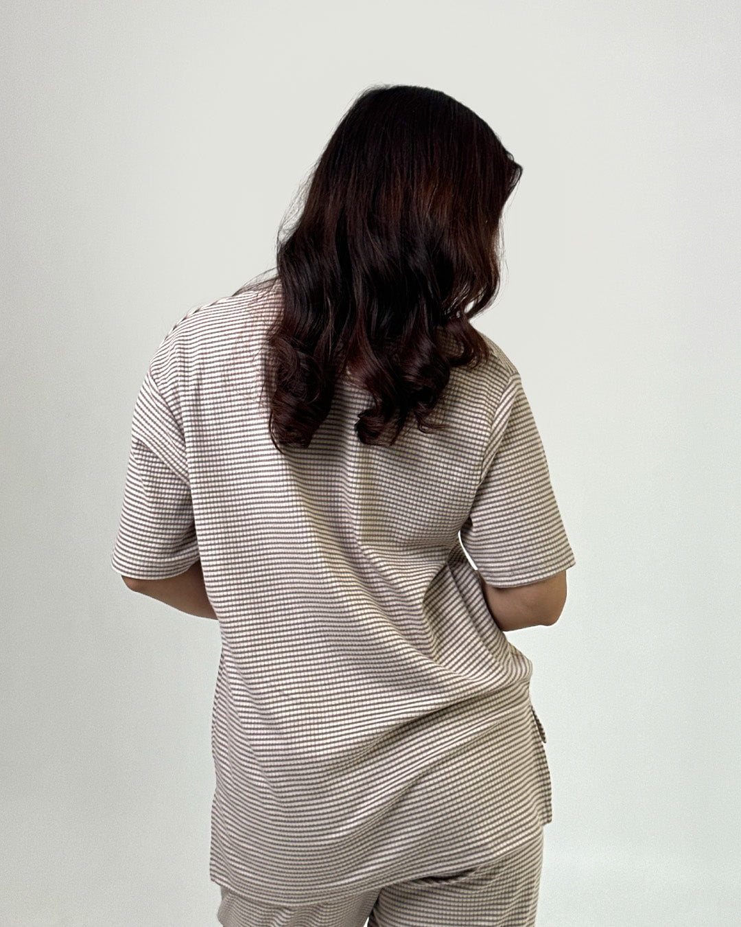 Brown Ribbed Co-Ord Set – beige-brown ribbed shirt and shorts worn by model