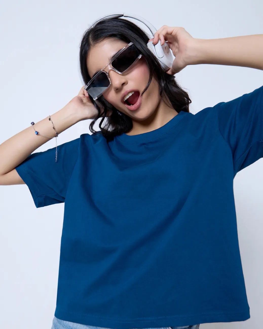 Casio Plain Boxy Oversize T-Shirt – blue, boxy oversized fit, worn by model