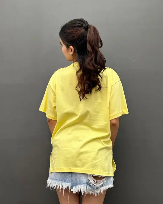 RB Yellow Plain OS Tee, oversized short-sleeve shirt in 100% pure fabric worn by a model
